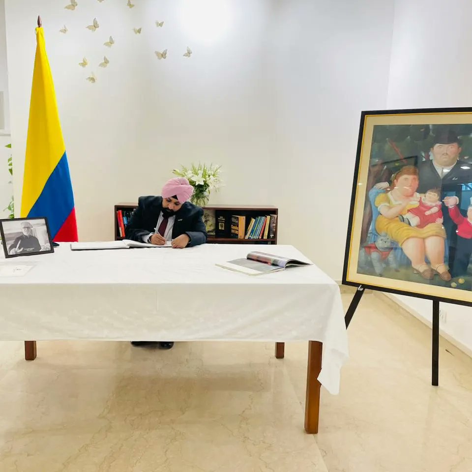 #ICIB Paid Condolences to Master Fernando Botero at the Embassy of #Colombia 🇨🇴, he left an indelible mark on world #plastic. @MEAIndia @IndiaEmbCol