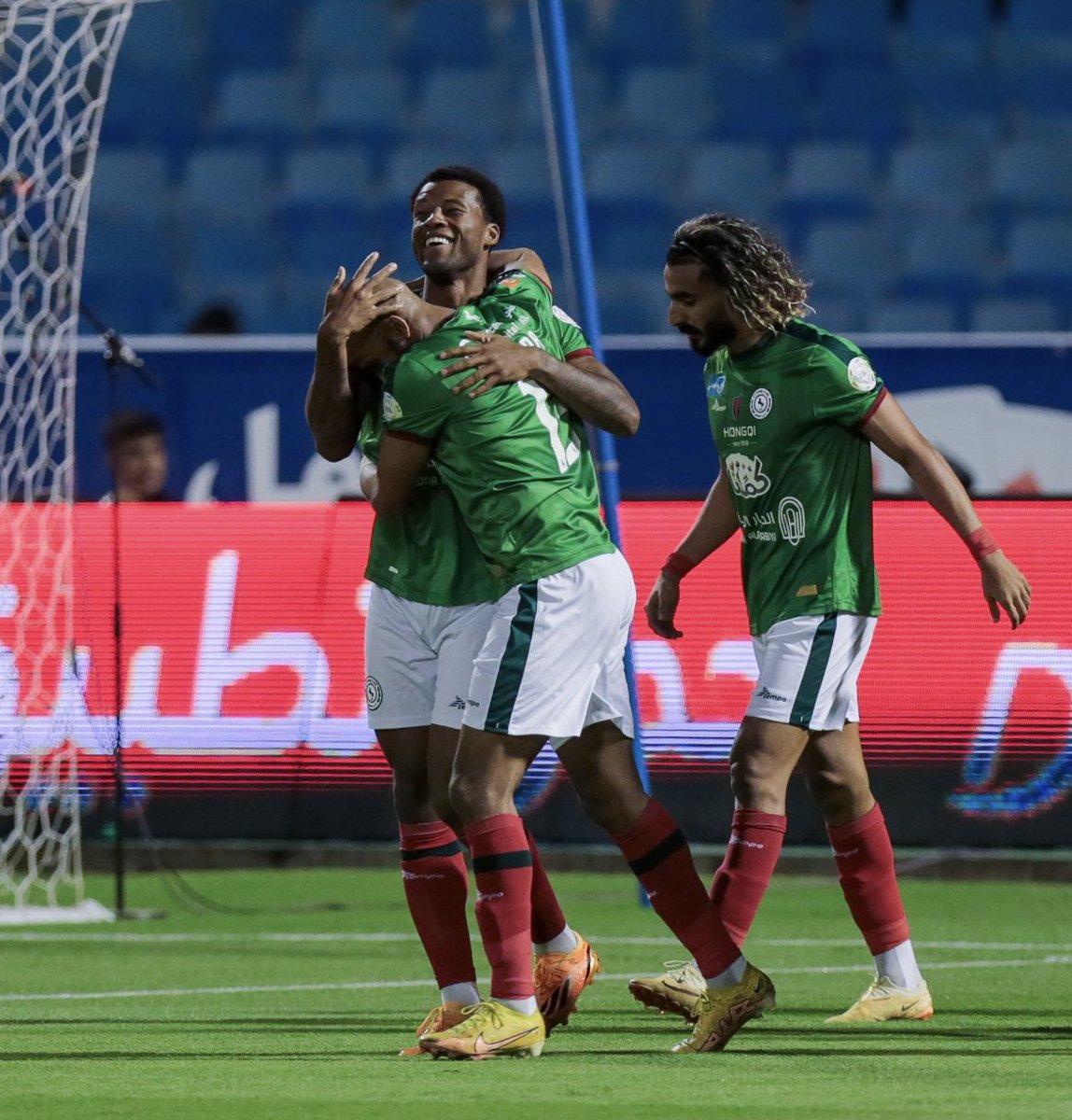 LyFhd12708's tweet photo. مبرررووك لكل الاتفاقين مباراه خلتنى نتذكر مباريات اول ايام المدرجات الصبه نتقدم وننهزم ثم نرجع ثم نفوز  الله عليك يالاتي تذكرنى ايام خلونى نلعب سله 😉 https://t.co/Zjd6bK5J62