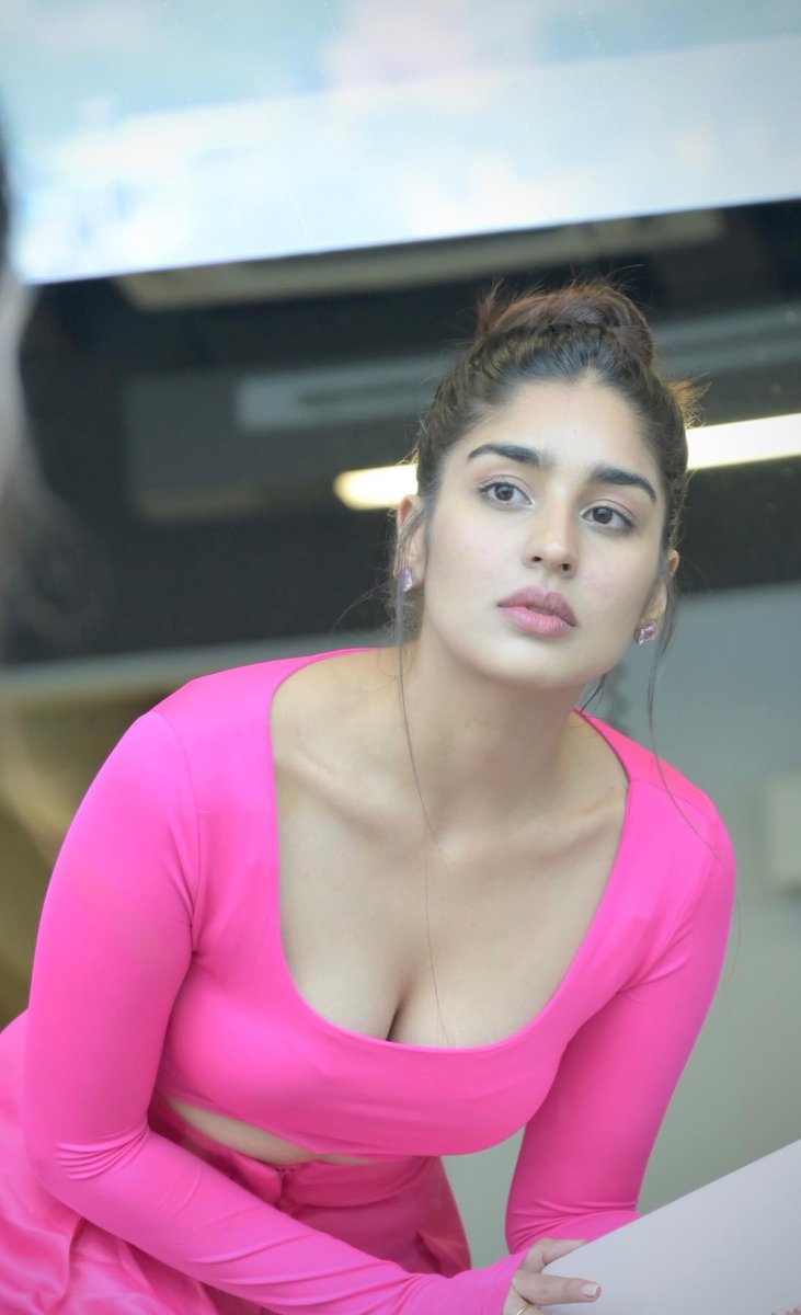 F6ojDHgagAAlGCX?format=jpg&name=medium