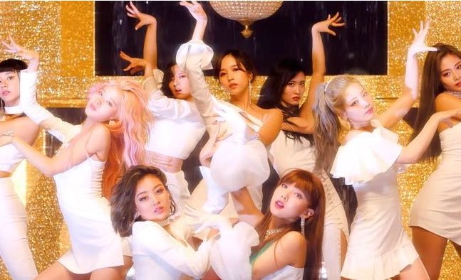 kchartsmaster's tweet photo. 4 years ago today, TWICE released “Feel Special”. https://t.co/yFpC1Qi5SD
