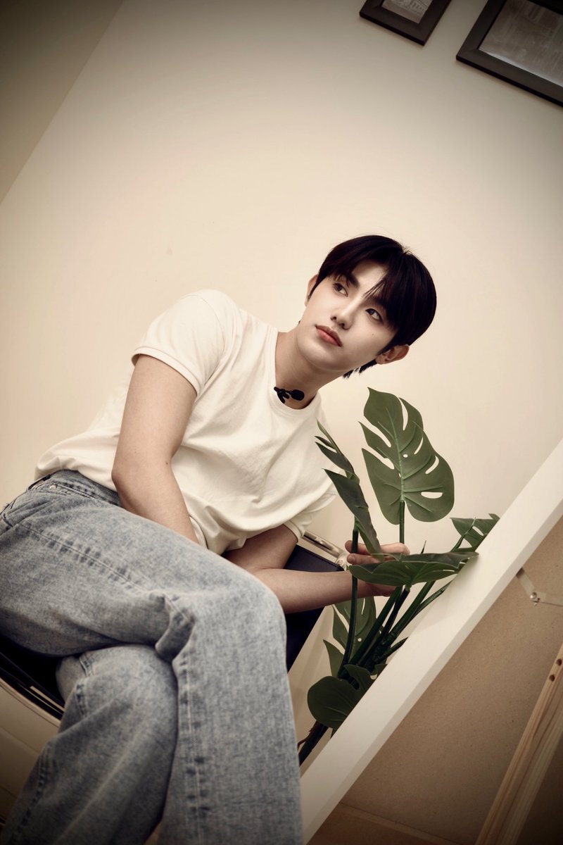 OnlyOneOfmember's tweet photo. [#밀] 불금이니까 소방용수🔥🔥뿌우~🌊

#OnlyOneOf #온리원오브 https://t.co/0z5z0fpzB2