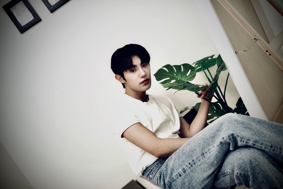 OnlyOneOfmember's tweet photo. [#밀] 불금이니까 소방용수🔥🔥뿌우~🌊

#OnlyOneOf #온리원오브 https://t.co/0z5z0fpzB2