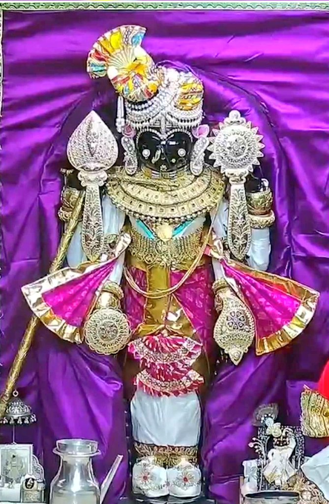 JaiDwarkadhish_'s tweet photo. 🌺 जय द्वारकाधीश 🌺
 🙏🏻 संध्या दर्शन 🙏🏻 https://t.co/wv7b350fRE