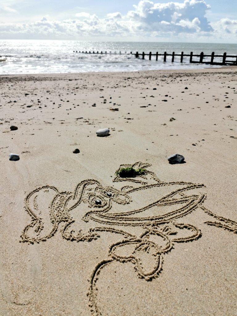 DigiDaughter's tweet photo. In A Pickle 🥒 #VlasicPickle #Stork #Jovny #Mascot #Delivery #Pickles #voiceactors #RonMasak #DougPreis #GrouchoMarx 
💛 #Covid2022 #Lockdown2021 #morale #VitaminSea 🌊🌊🌊 #DuneToons #Lockdown2020 #comics #cartoons ✍️ #SandBanksy #shorelinesally Character No.1977 https://t.co/xq8NuysWp3