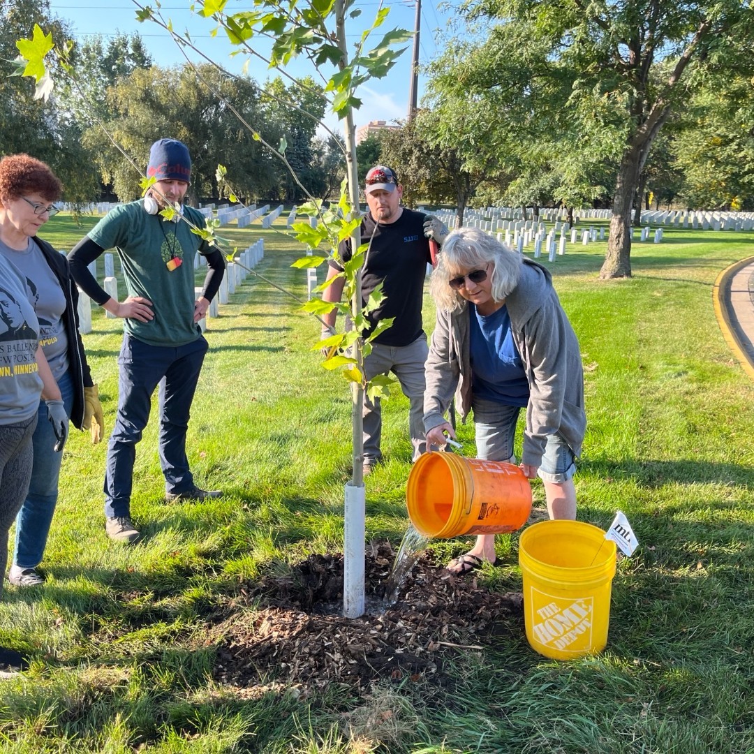 HennepinEnviro's tweet image. Sixty trees were planted at Fort Snelling Cemetery on Wednesday at the 9th annual @salutebranches day of service. County forestry provided the trees and led volunteers to plant them. 

#HennepinCounty #ClimateAdaptiveTrees #TreeEducation #TreeCare #TreePlanting #SalutingBranches