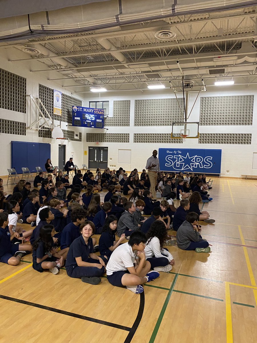 StMaryOakville's tweet image. So blessed to be able to host Dr. Marc Davis as he spoke to our @StMaryOakville students in grades 5-8 about The Power of Words.  Our words can hurt or heal.  We take up your challenge to use words that make others feel valued, respected and included members of @StMaryOakville.