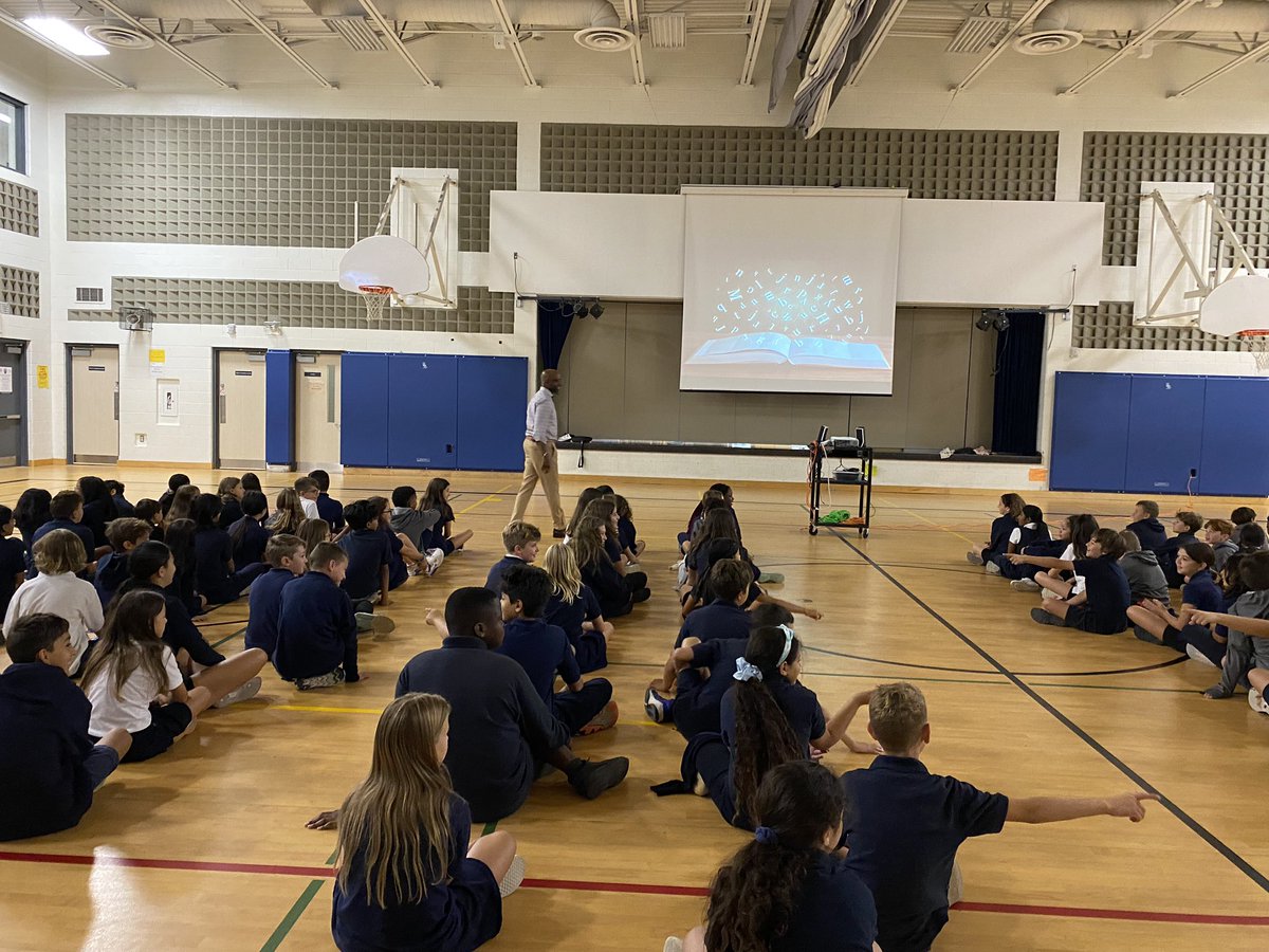 StMaryOakville's tweet image. So blessed to be able to host Dr. Marc Davis as he spoke to our @StMaryOakville students in grades 5-8 about The Power of Words.  Our words can hurt or heal.  We take up your challenge to use words that make others feel valued, respected and included members of @StMaryOakville.