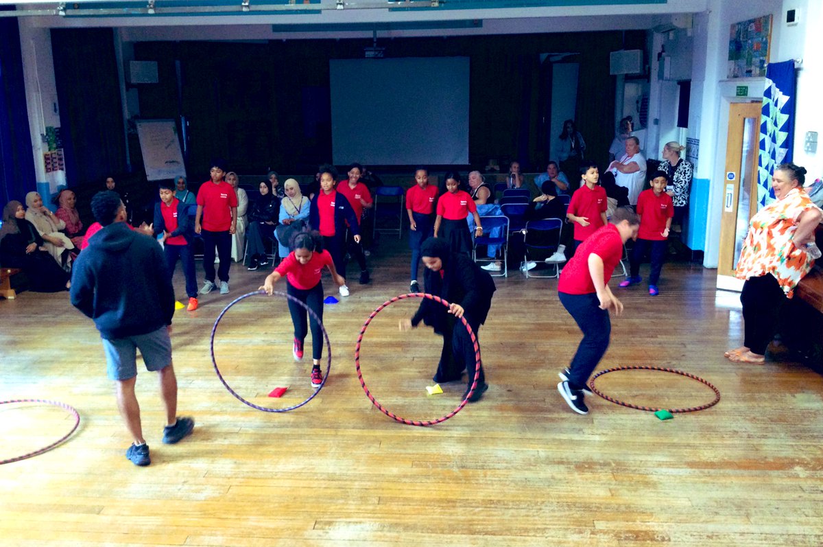 CubittTownPri's tweet photo. Training day for our wonderful Play Leaders and Induction day for our Y6 Sports Leaders! 

Together we create an #ActivePlayground that is fun, structured and safe.

@YouthSportTrust @THYSF1 @LBTHSportsTeam https://t.co/68ryVnZLb4