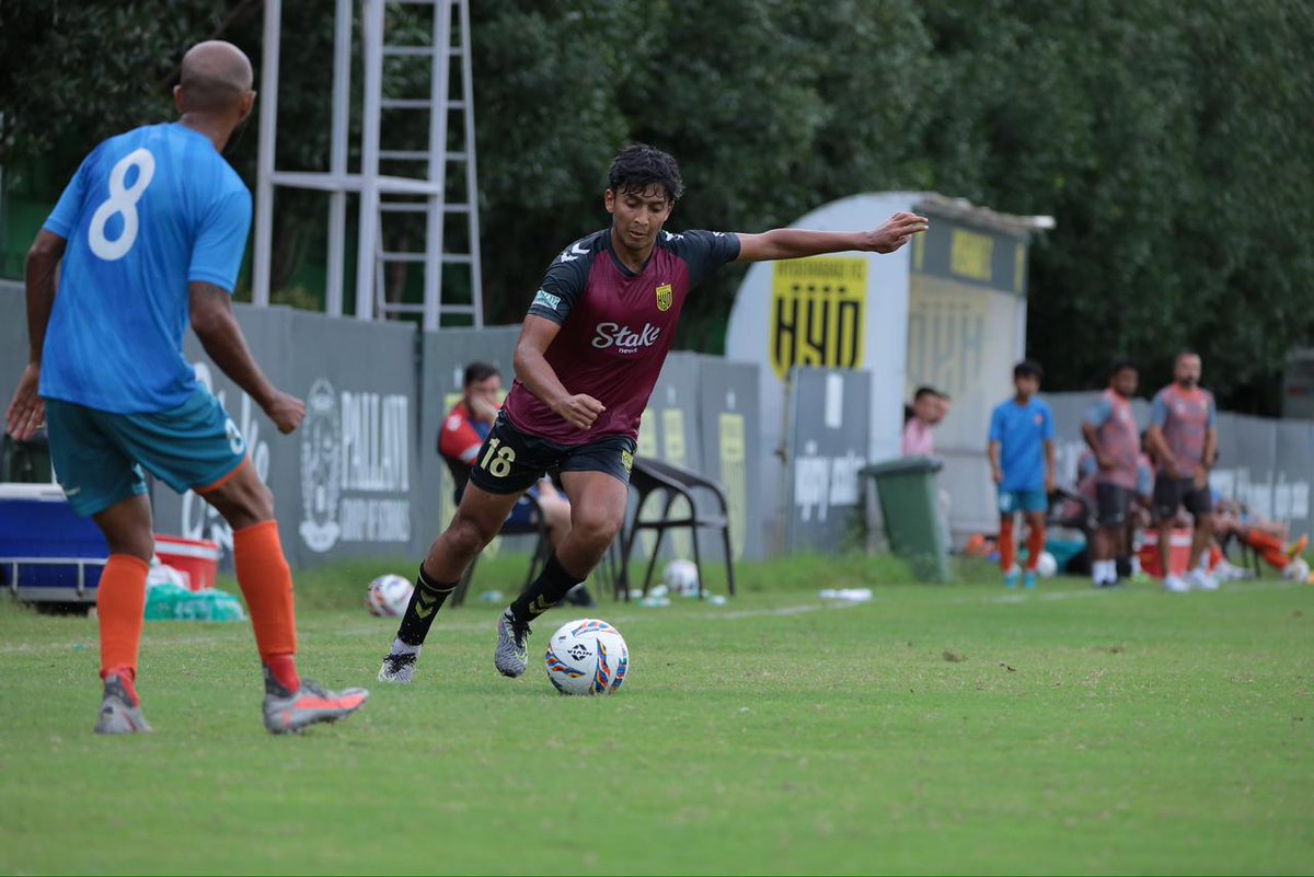 ⚽️ A goalless 90 between Hyderabad and Sreenidhi in an eventful evening at our Training Complex!

#HFCPreseason 💛🖤