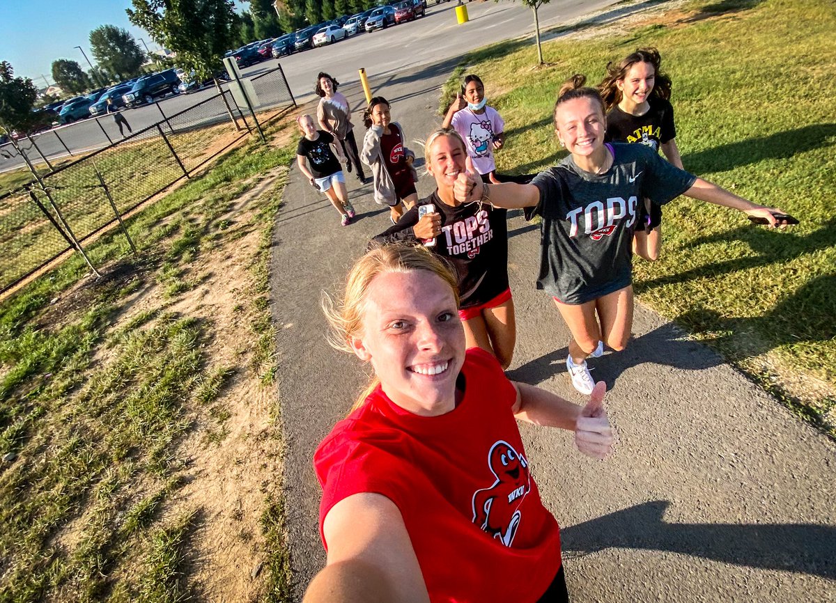 HilltopperCLIMB's tweet photo. High Five Friday was rocking this morning at Jennings Creek Elementary School! 🔴

Thankful to bring the energy before school to local students in Bowling Green! ⚡️ 

#HilltoppersWithHeart https://t.co/Mfb5blKRLf