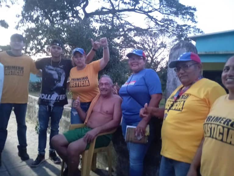 activismopjapur's tweet photo. #Mantecal
#Apure
Fuimos a encontrarnos casa x casa con nuestros vecinos del Sector El Mamón en Mantecal y en cada visita crece la esperanza del cambio y la determinación de ejercer el voto en unidad para sacar al peor gobierno. @hcapriles
@pr1merojusticia
@activismopj https://t.co/IoULbSuSJT