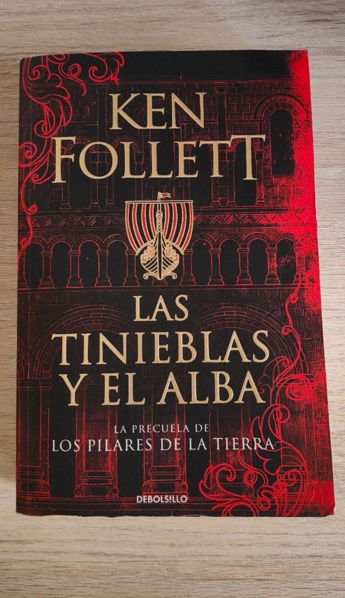 Esta noche empiezo #100añosdesoledad , ayer acabé con la saga de Los Pilares de la Tierra, y el vacío existencial que me deja 😅. El mismo que cuando acabé con la trilogía 'The Century'. No pasa nada, todavía tengo 3 libros de Ken Follet por leer.  
Él nunca defrauda.