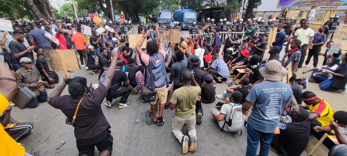 fourthestategh's tweet image. #FixTheCountry protestors hit the street for the 2nd day in Accra despite reports of arrests yesterday to demand good governance and an end to endemic corruption in Ghana.