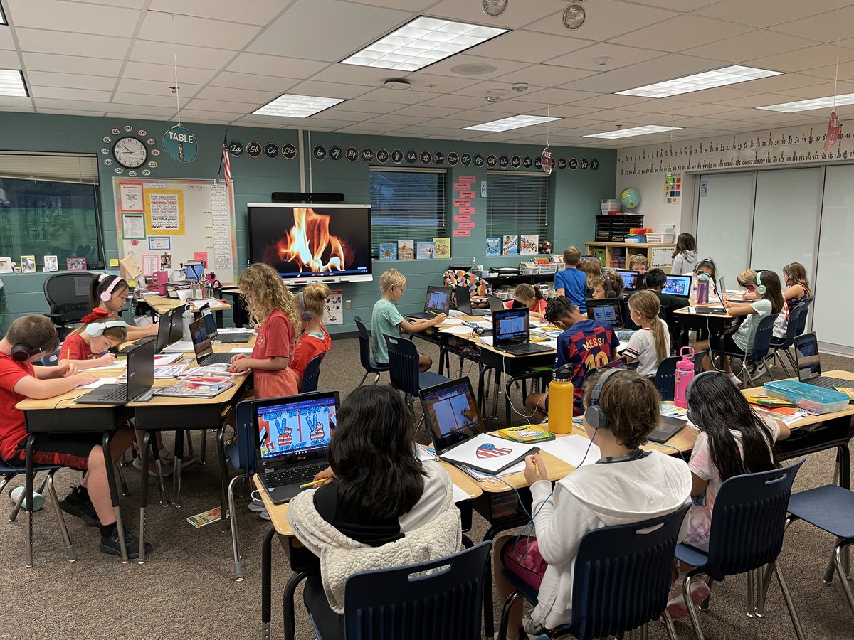 It’s a perfect, stormy morning for some #FreedomWeek directed drawings paired with a side of fireplace crackles and piano music in the background. Thanks to <a href="/ArtforKidsHub/">Art For Kids Hub</a> for making drawing accessible for all kinds of artists!