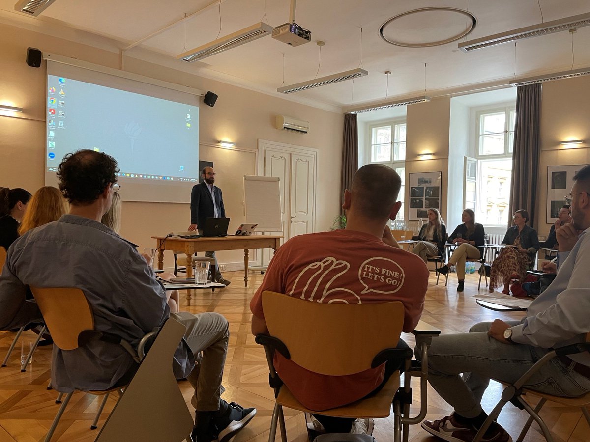 Welcome to Prague 🇨🇿 where we are running a media content and engagement workshop together with <a href="/TransitionsMag/">Transitions magazine</a>, <a href="/samizdatcz/">Samizdat</a> and Graham Griffith