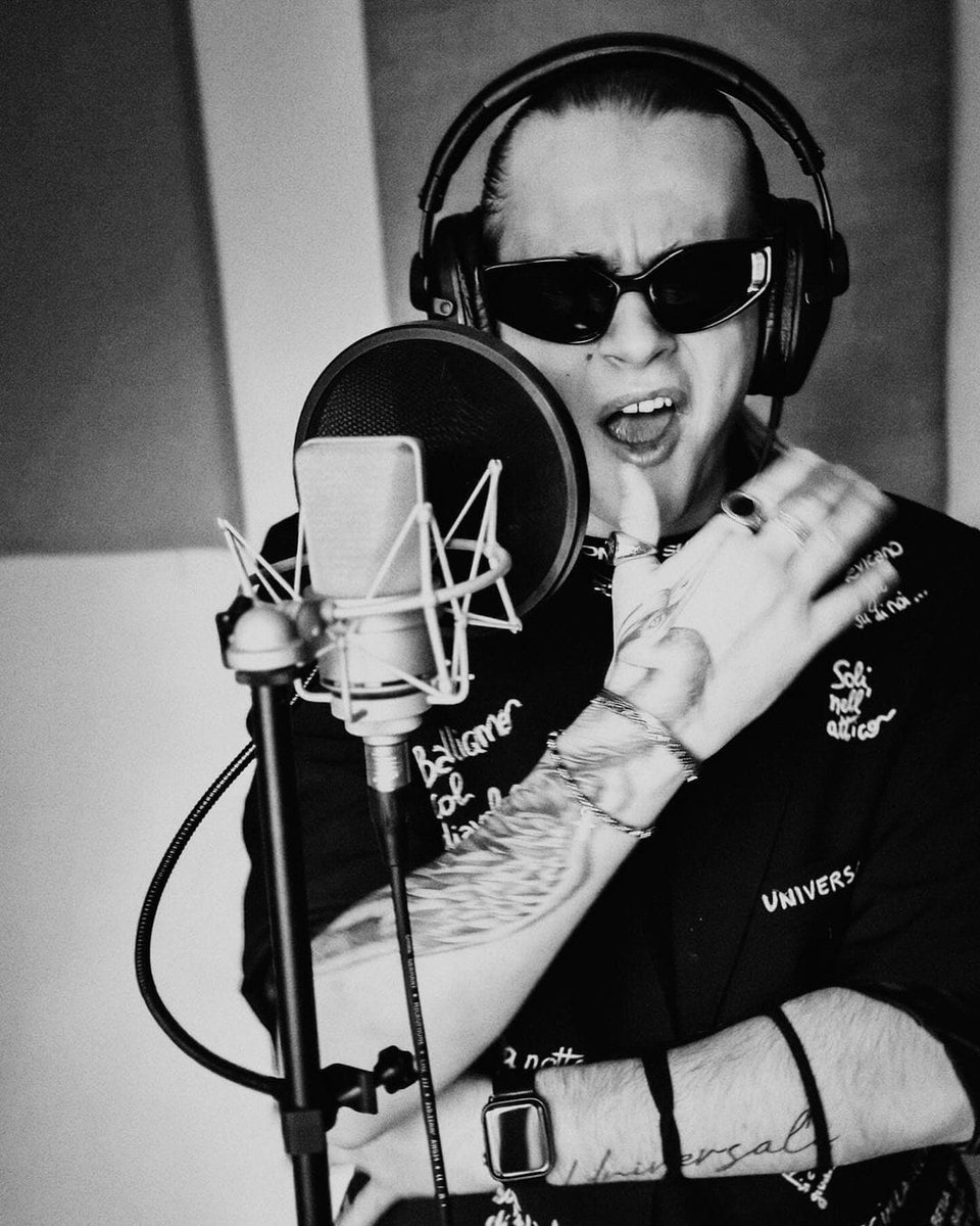 zaffiro_paola's tweet image. #Aaron #somethingiscooking #amici22