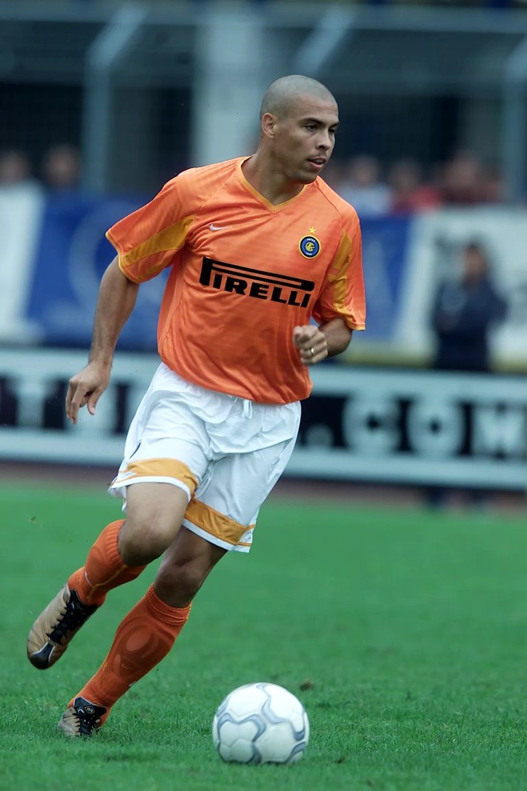 Buon 47° Compleanno, 'Fenômeno' #Ronaldo Luís Nazário de Lima

#INTERForever
⚫🔵
🖤💙