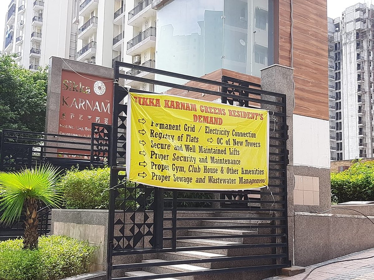 KundanOCM's tweet photo. Day 20 of Protest 2.0 
Sikka Karnam Greens Sector 143B 
@SikkaGroup @CeoNoida @dmgbnagar @CMOfficeUP @htTweets #Lift #electricity #builde https://t.co/niLqcYRnzQ