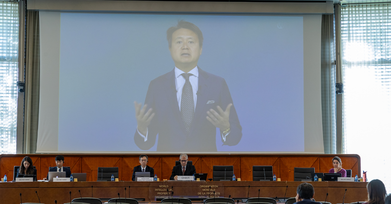 WIPO's tweet photo. This week, generative #AI🤖🧠🖥️🎶📄🖼️ took center stage at WIPO.

Over 2,000 attendees discussed challenges and opportunities of this evolving technology, and what it means for creators, policymakers, and others.

More: https://t.co/XflKtszigj

#WIPOfrontierTech