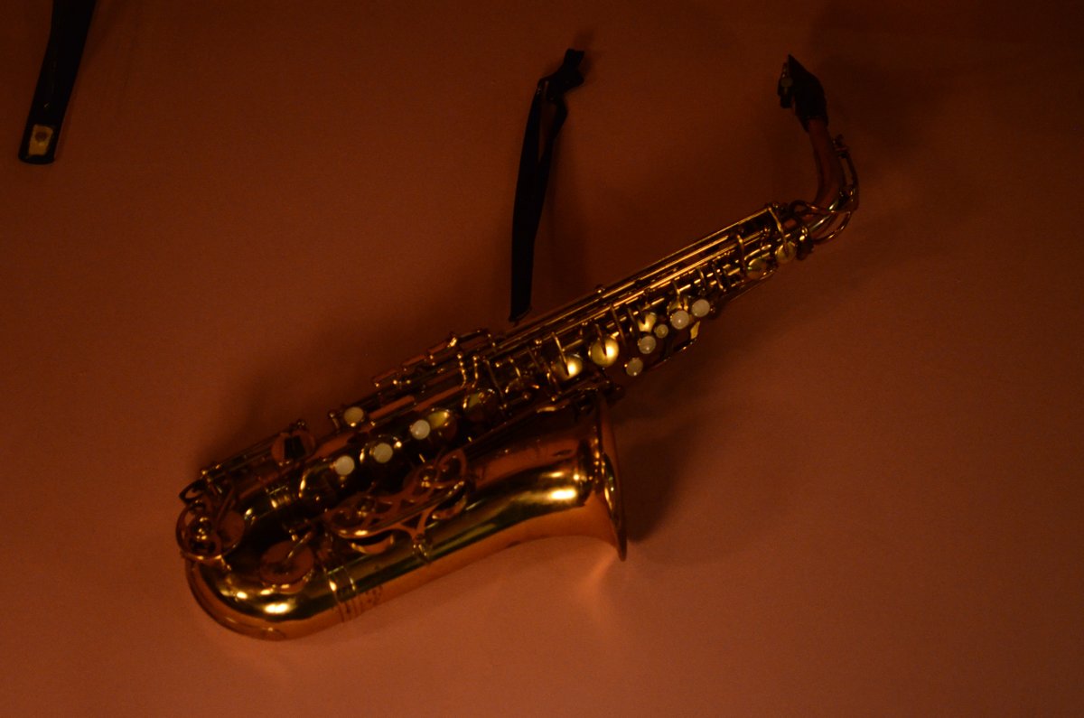 SARTClub's tweet image. Música en estat pur. Com ens agraden aquests records a les parets del local..😊