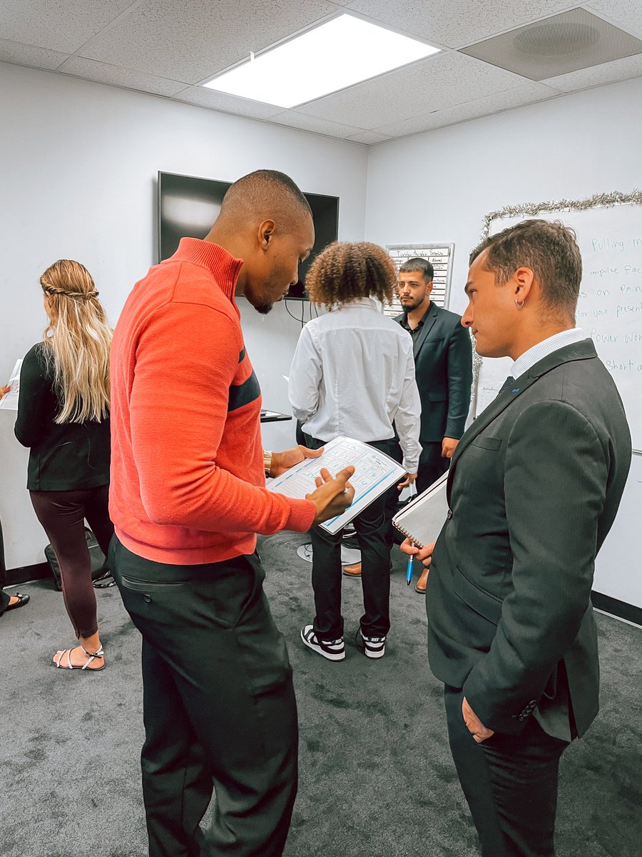 Grooglobal's tweet image. Why is it important to practice your sales pitch? 

It’s a good way to identify and correct bad habits you may not have noticed before and to build your confidence. 
•
•
#sales #salestips #marketingtips #marketingstrategy #workhard #workwithus