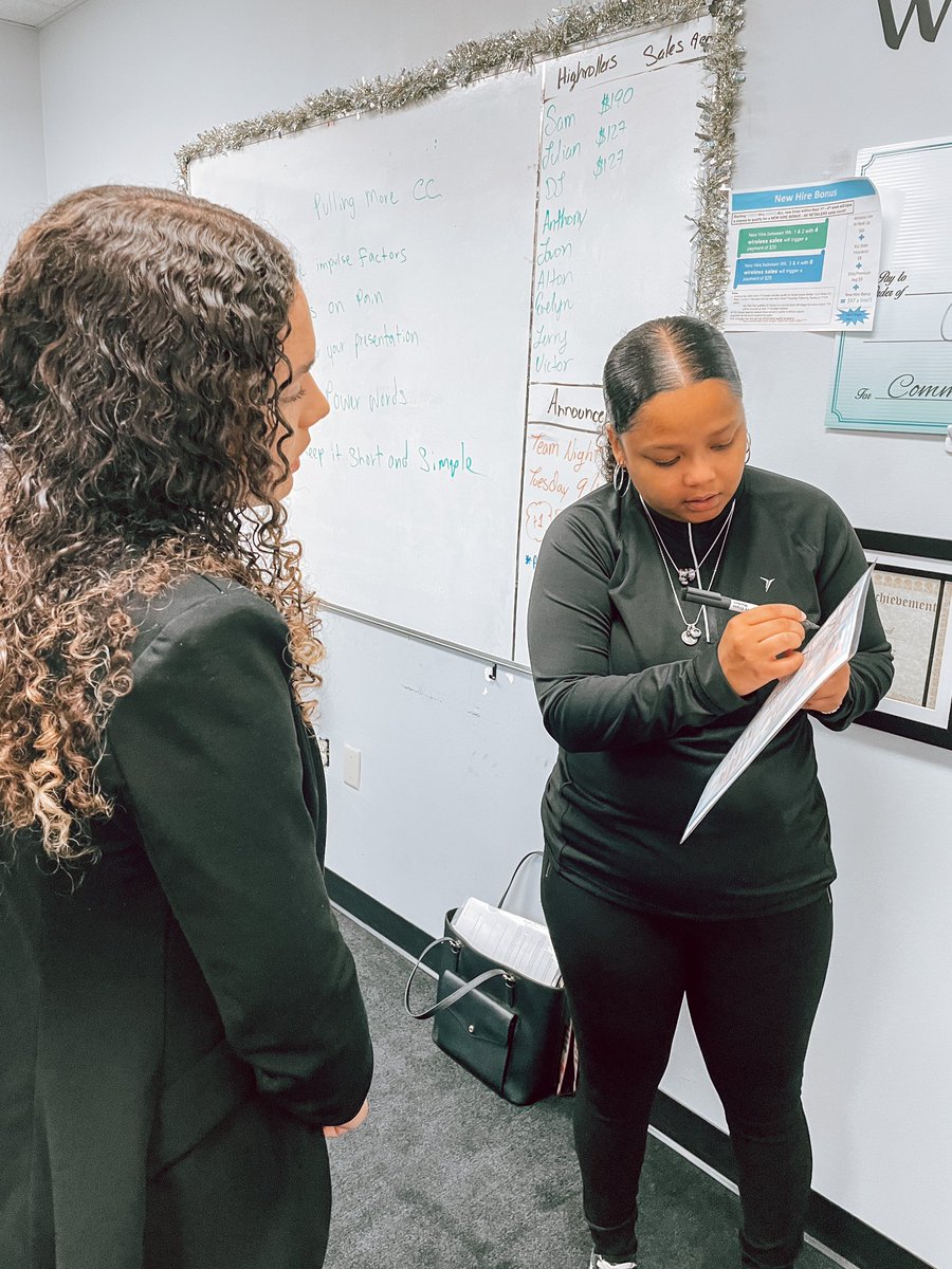 Grooglobal's tweet image. Why is it important to practice your sales pitch? 

It’s a good way to identify and correct bad habits you may not have noticed before and to build your confidence. 
•
•
#sales #salestips #marketingtips #marketingstrategy #workhard #workwithus