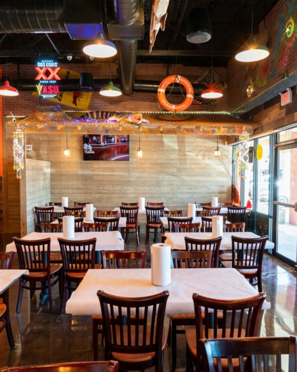 thelacrabshack's tweet photo. 🦀🌟 Tag your wing-loving crew🍤🌊

Enjoy the perfect pair - (6) lip-smacking wings along with a refreshing 22oz draft beer for only $9.99! 

Let’s make your taste buds dance. 😋✨

https://t.co/myFW9Jycq8 https://t.co/s0m47y2BzK