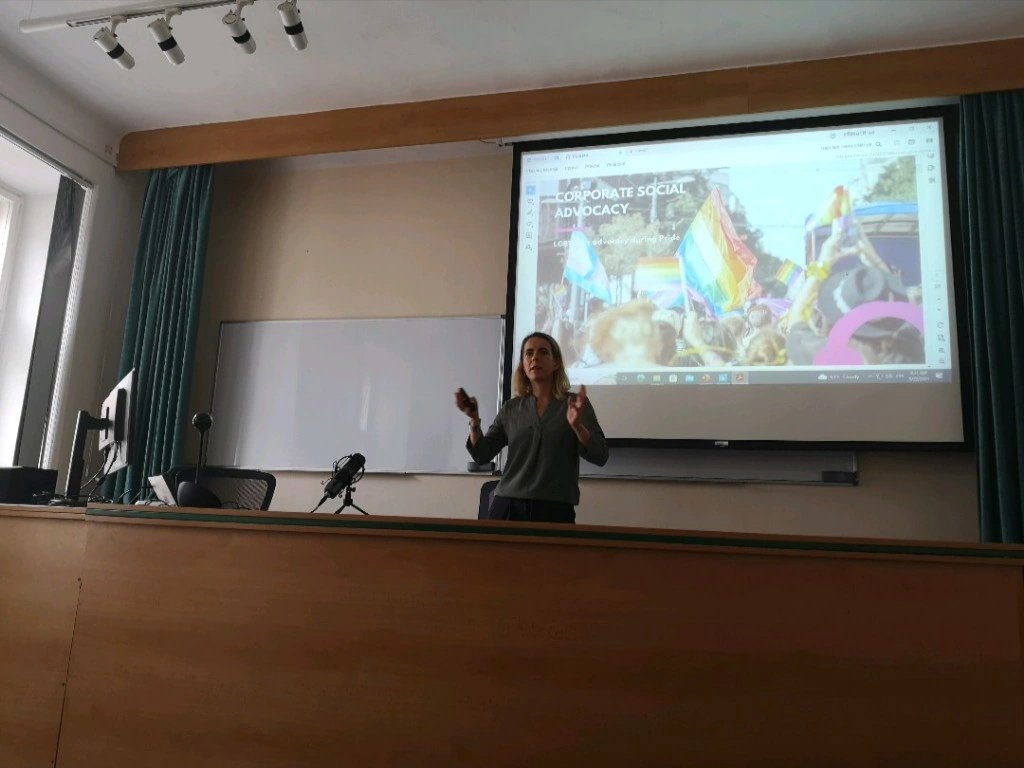 Anna Berbers (@annaberbers) on Twitter photo This morning I presented a mixed-method experiment on LGBTQIA+ themed CSA-communication I conducted together with <a href="/MarkBoukes/">Mark Boukes</a> at #Euprera2023. We found more positive effects of #CSR compared to #CSA campaigns. Thanks for the constructive feedback! This morning I presented a mixed-method experiment on LGBTQIA+ themed CSA-communication I conducted together with <a href="/MarkBoukes/">Mark Boukes</a> at #Euprera2023. We found more positive effects of #CSR compared to #CSA campaigns. Thanks for the constructive feedback!