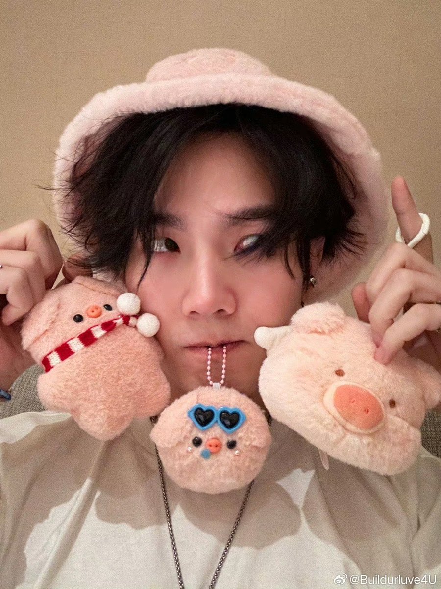 Weibo update [22092023]   ​​​🐷：别整我啦！！ 

🔗 weibo.com/7844840331/494…

#BuildJakapan <a href="/JakeB4rever/">BIU.</a> 
#Beyourluve