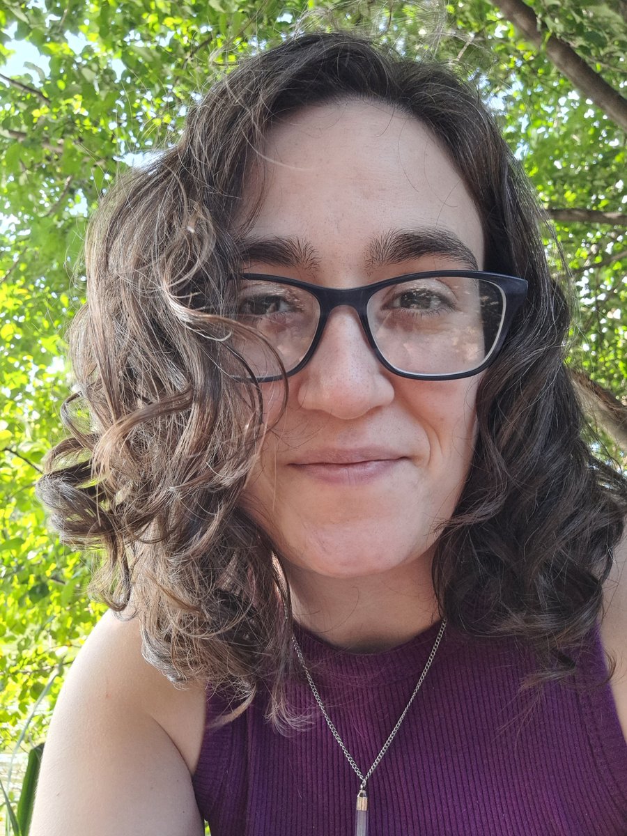 The universe has decided I am in my curly hair, freelance era, and I am here for the ride. You can hire me for developmental edits and line edits at reedsy.com/olivia-valcarce. Publisher and agent friends, feel free to DM with questions! Onto a new chapter 😊📚✨