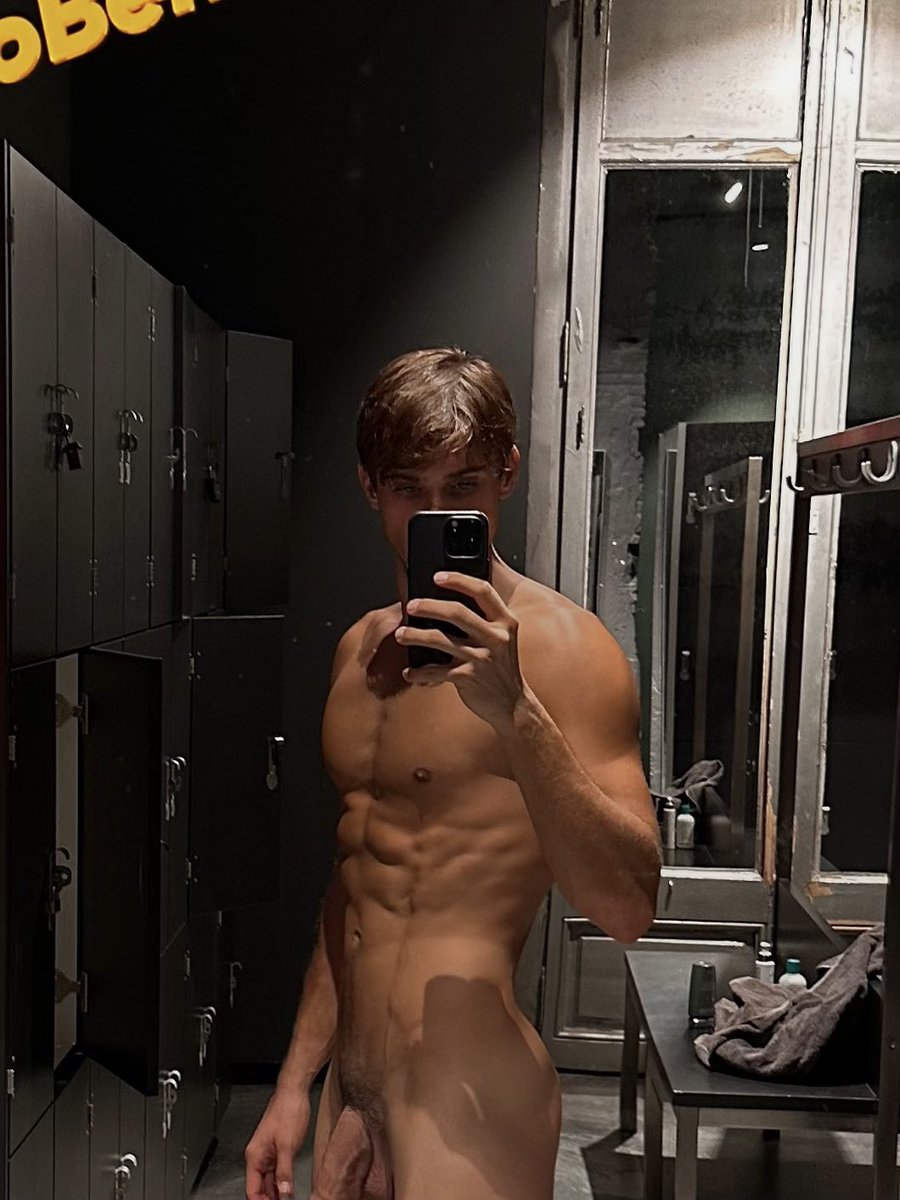 Lorenzo Bold 0.15% on X: Wanna workout with me ? 😈 Full pic on OF:  t.coV1CxlCoept t.co3xvONIRAKQ  X