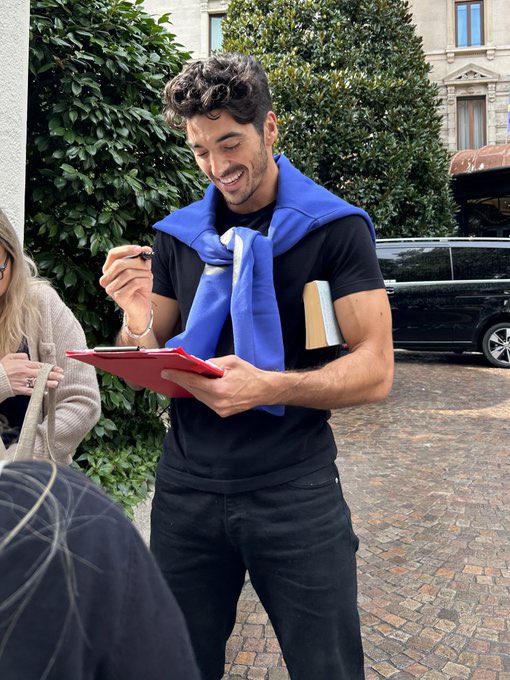 📲| Taylor Zakhar Perez in Milan!