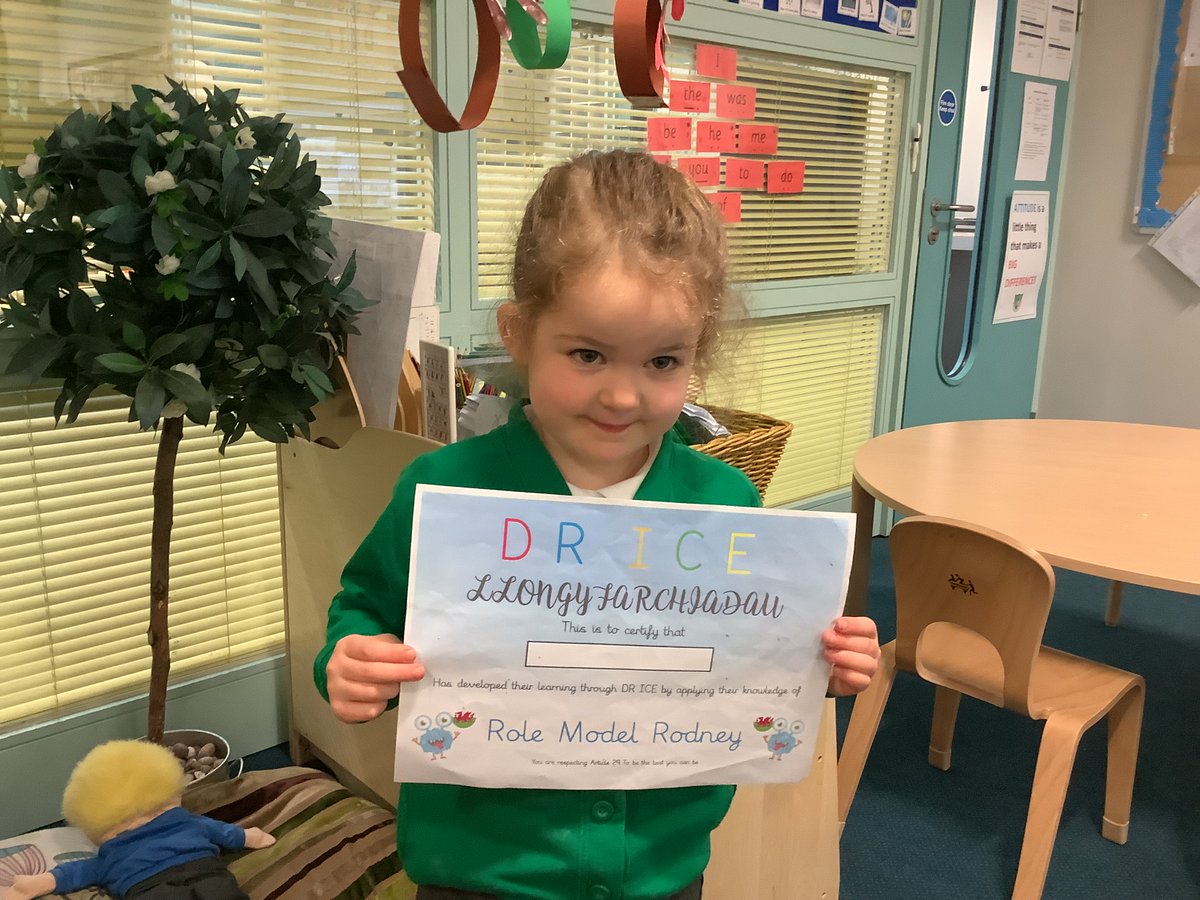 glanhowyprimary's tweet photo. Llongyfarchiadau to the DRICE winner in Bera Bach this week! You are always so enthusiastic about learning and always try your best! #RoleModelRodney #BeraBach https://t.co/0tUb58Rttg