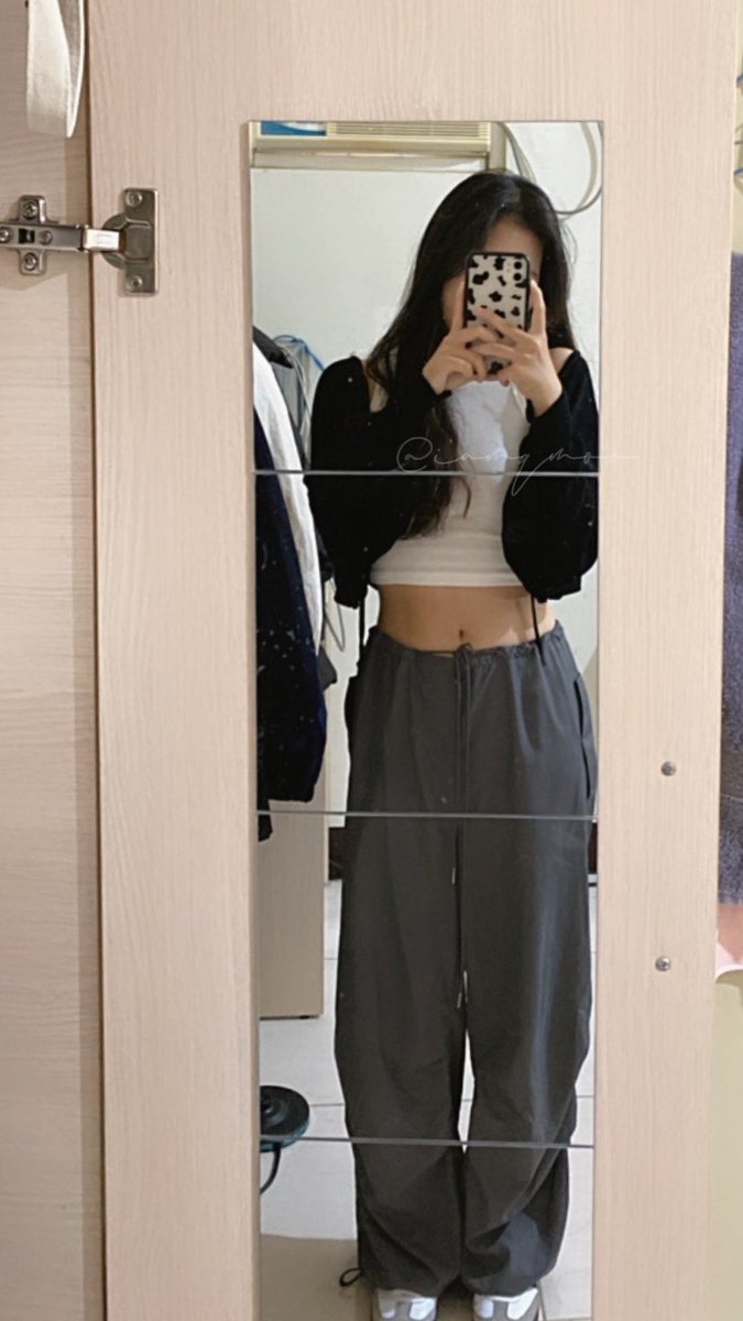 最近都在上班或睡覺 好久沒穿私服ㄌ https://t.co/E1vFixHJ8x