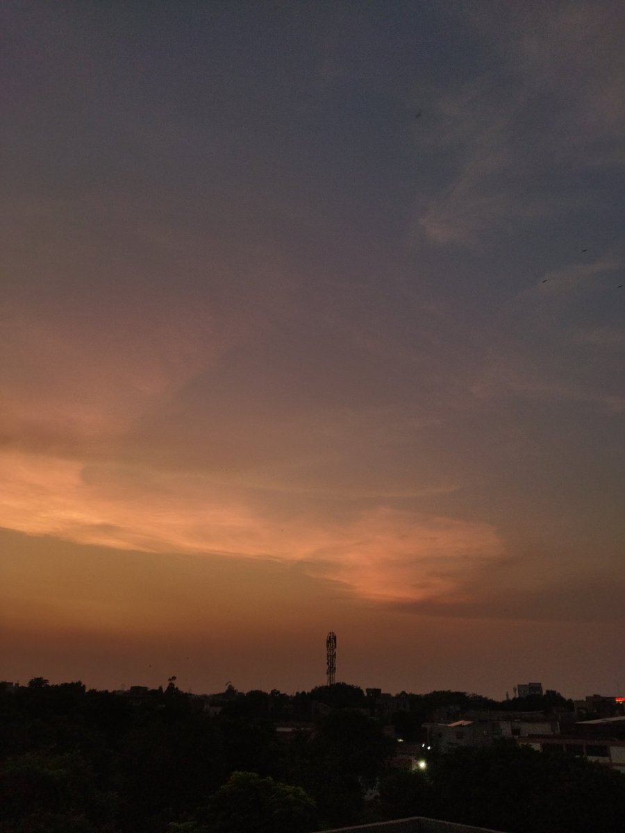 Ansari_175's tweet photo. I just need you and some sunsets. https://t.co/609U4VTUFw
