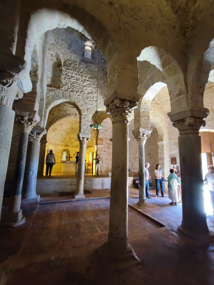 ToniMataiRiu's tweet photo. Els @AmicsMuseuNac @MuseuNac_Cat hem visitat  l'excepcional @SeuEgara #Terrassa, que es remunta al s. IV. Guiats a la perfecció per @TaliEje, també hem anat al Castell-Cartoixa de #Vallparadís i al claustre del convent de Sant Francesc. Genial! @visitaterrassa @MuseudeTerrassa https://t.co/JDe167chPl