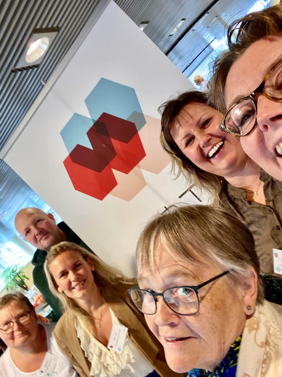 FaKDFormand's tweet photo. Forhandlingsfællesskabet er på OK24 konf. i DGI - det handler meget om løn🤗, og 3-part, velfærdsmia., og kobling til OK24. FF’s formand @StriibMona @FOA_dk holder balancen: “vi går IND til OK24 forhandling SAMMEN og går UD SAMLET” #ALLEernogetværd @ghitaparry @kost_dk @GreteGc https://t.co/sqlPAUuO5b