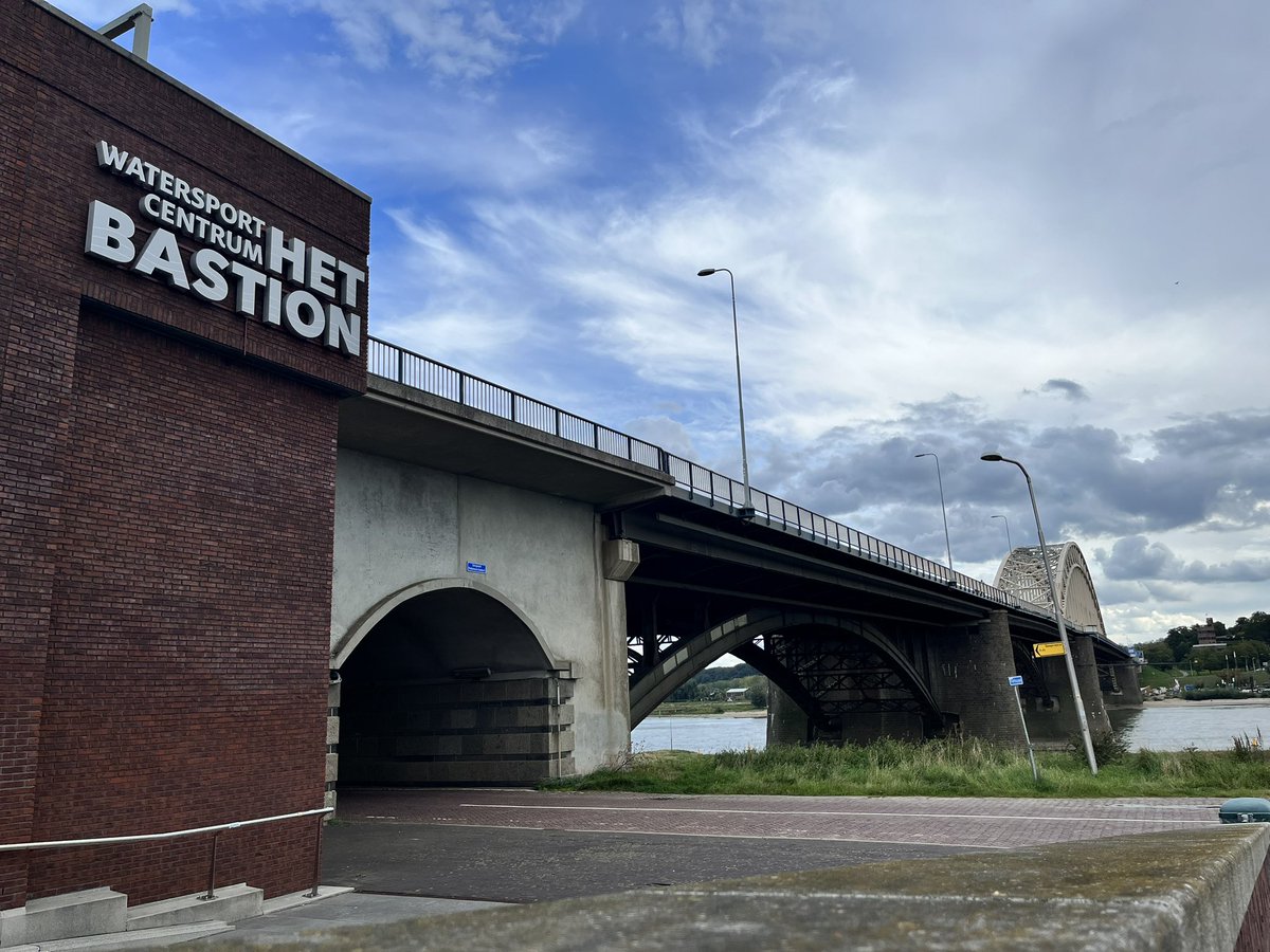 Edwin_Brink's tweet photo. Niet ons grootste project, maar wel een hele bijzondere. Vandaag werd Watersportcentrum Het Bastion feestelijk geopend door burgemeester @HuubBruls. Trots op de bijdrage die wij mochten leveren voor brandveiligheid. #gemeenteNijmegen #Bastion #DGMR https://t.co/N3P2H8jLgZ