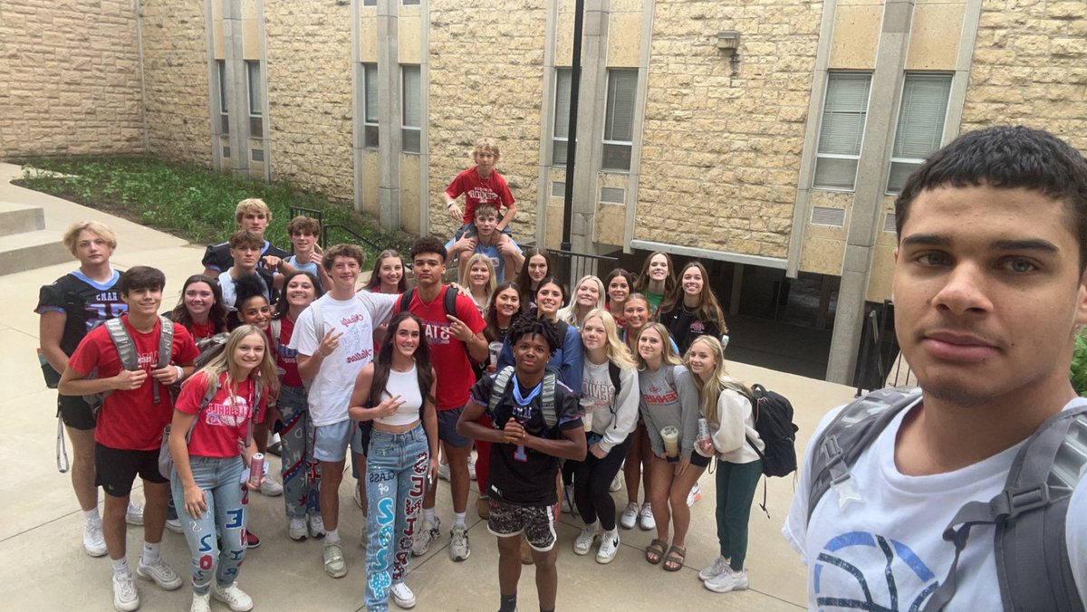 courtyardselfie's tweet photo. HAPPY HOMECOMING RAMS🥳 https://t.co/dosPdI0Kxn