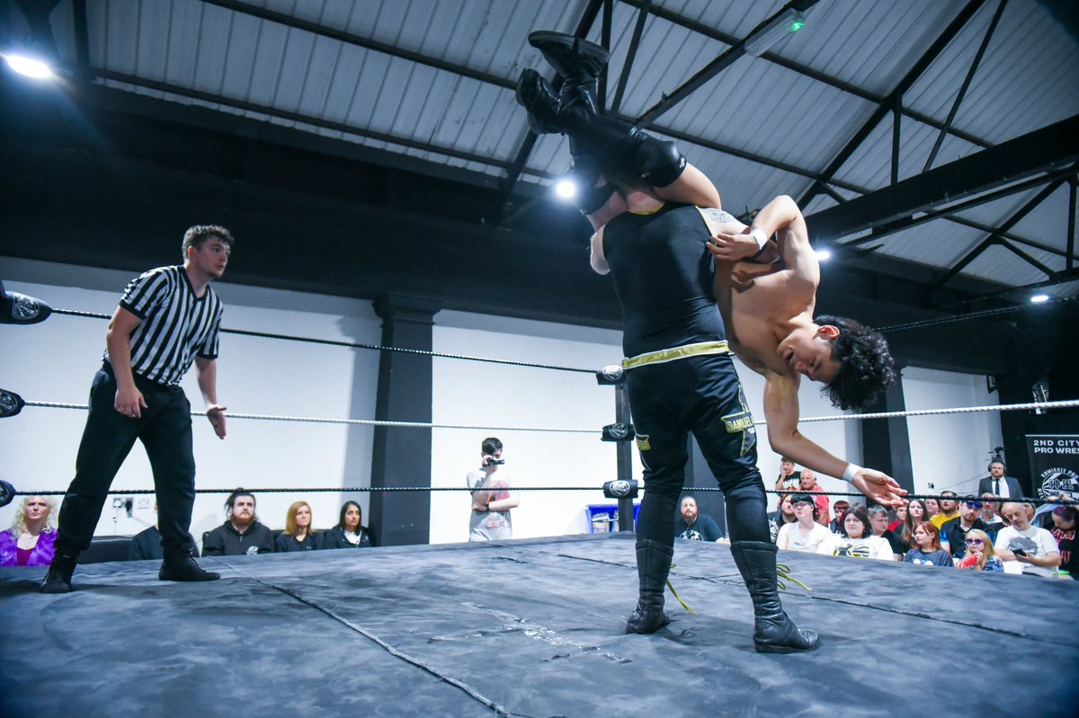 KamikazeProUK's tweet photo. #KPLive37 Match Five
@LHPSamuel vs Sonny Nos
#KeepItPro #2ndCityProWres #RelentlessForever https://t.co/Za5gp20d9a