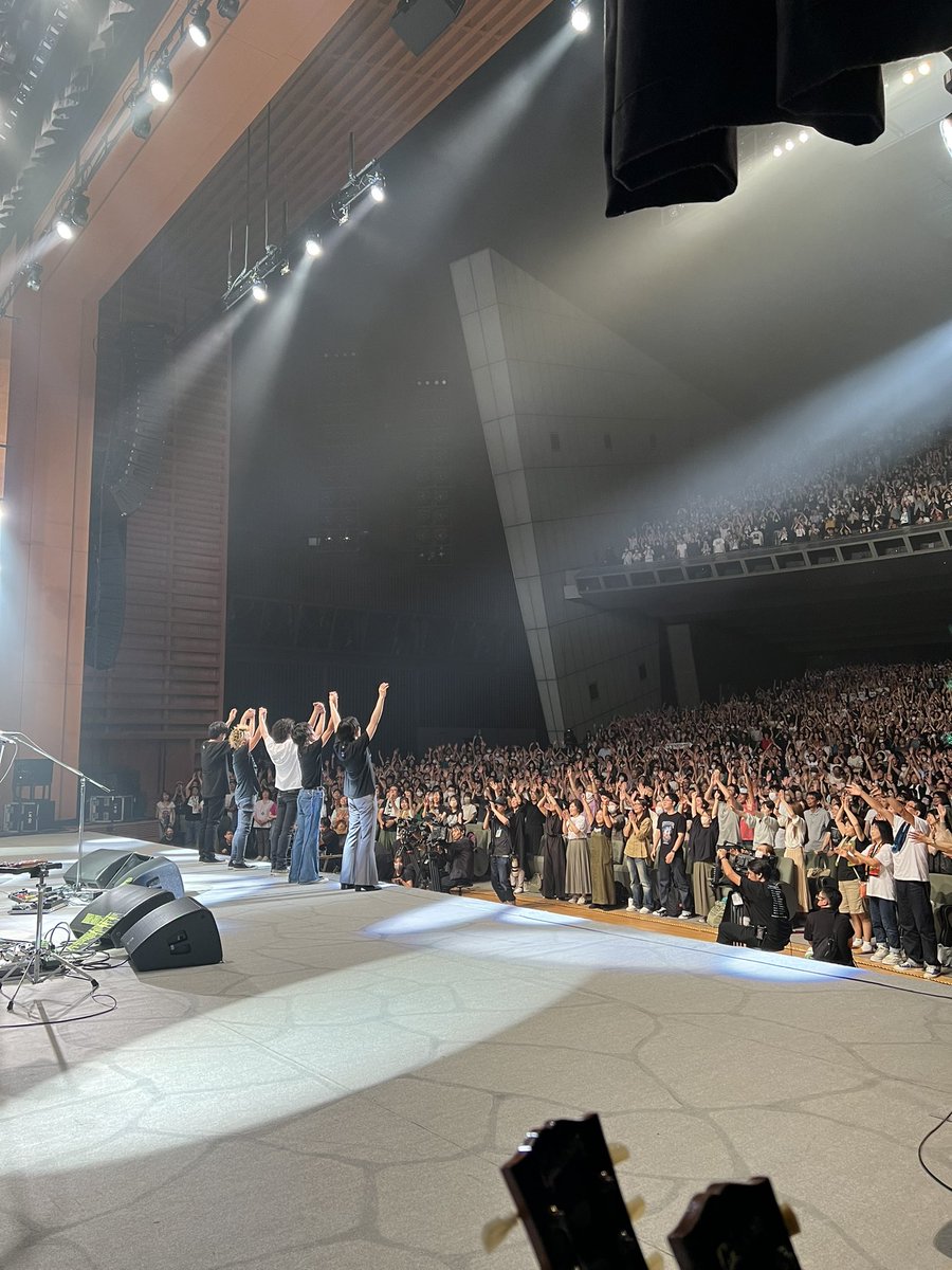 saitokazuyoshi's tweet photo. #斉藤和義
KAZUYOSHI SAITO 30th Anniversary Live 1993-2023 30＜31 ～これからもヨロチクビーム～⚡️

ツアーファイナル東京公演終了し、全10公演完走いたしました！
ありがとうございました！

本日9/22(金)のライブの模様が11/26(日)20:00よりWOWOWライブにて放送決定！

https://t.co/PKBZTdvXgI https://t.co/njS10HtPcX
