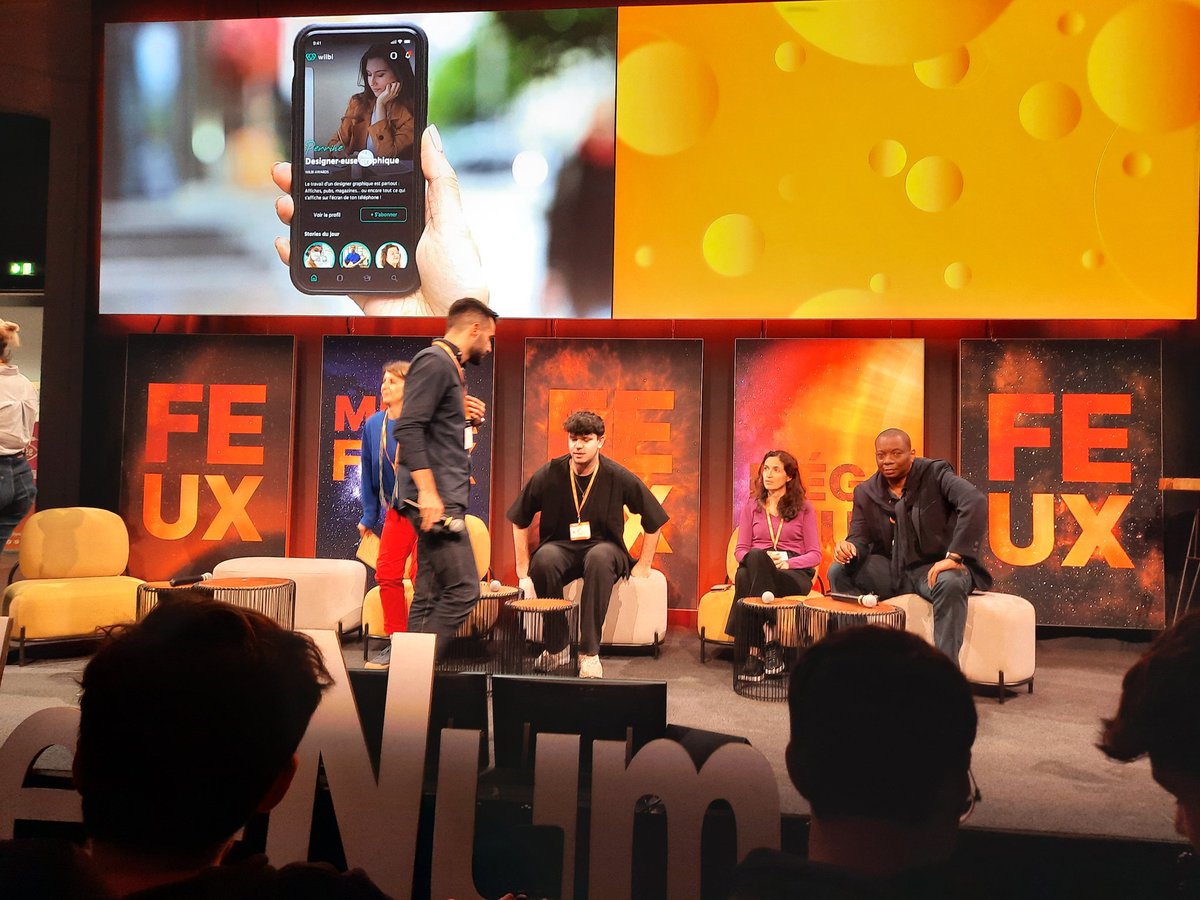 Une classe du <a href="/LpoFrancoise/">LPO Françoise</a> invitée à la mêlée numérique #meleenum 
Bonnes pratiques, esprit critique, lutte contre le cyberharcèlement, découverte des métiers &amp; des formations...une belle manière d'entamer l'année en Sciences Numériques et Technologie
Un grand merci <a href="/La_Melee/">La Mêlée</a>