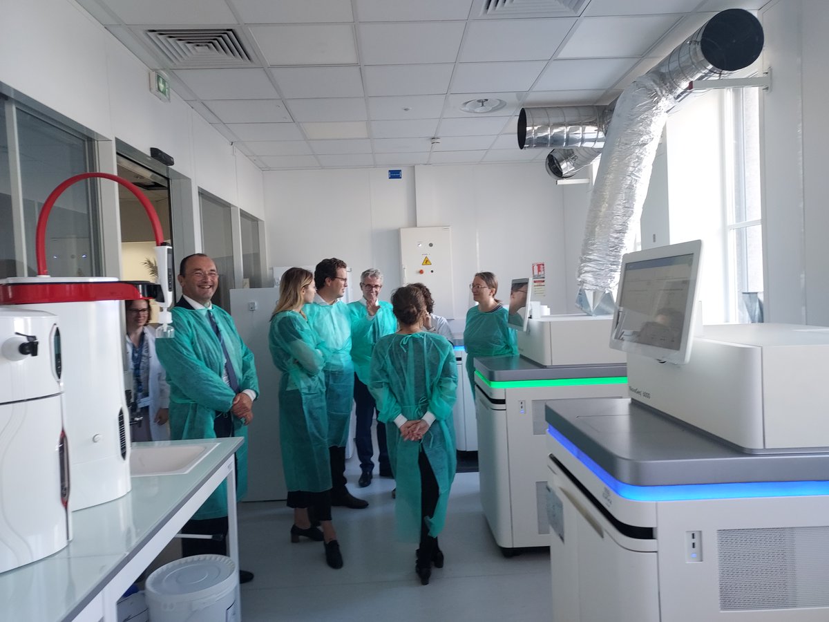 AURAGEN2's tweet photo. AURAGEN a reçu aujourd’hui dans ses locaux Lyonnais (HEH et CLB) une délégation de la Direction Générale de l’Offre de Soins-DGOS. Des échanges fructueux ont eu lieu autour des enjeux liés au séquençage à très haut débit dans le cadre du Plan France Médecine Génomique 2025. https://t.co/zMofsh2KUK