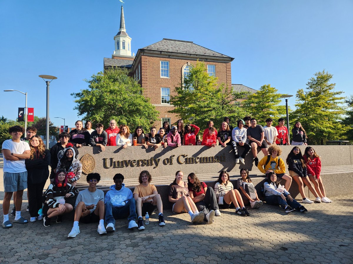 HeatherSaylor16's tweet image. #GoBearcats #LaneTech #CollegeTour @LaneTech1440