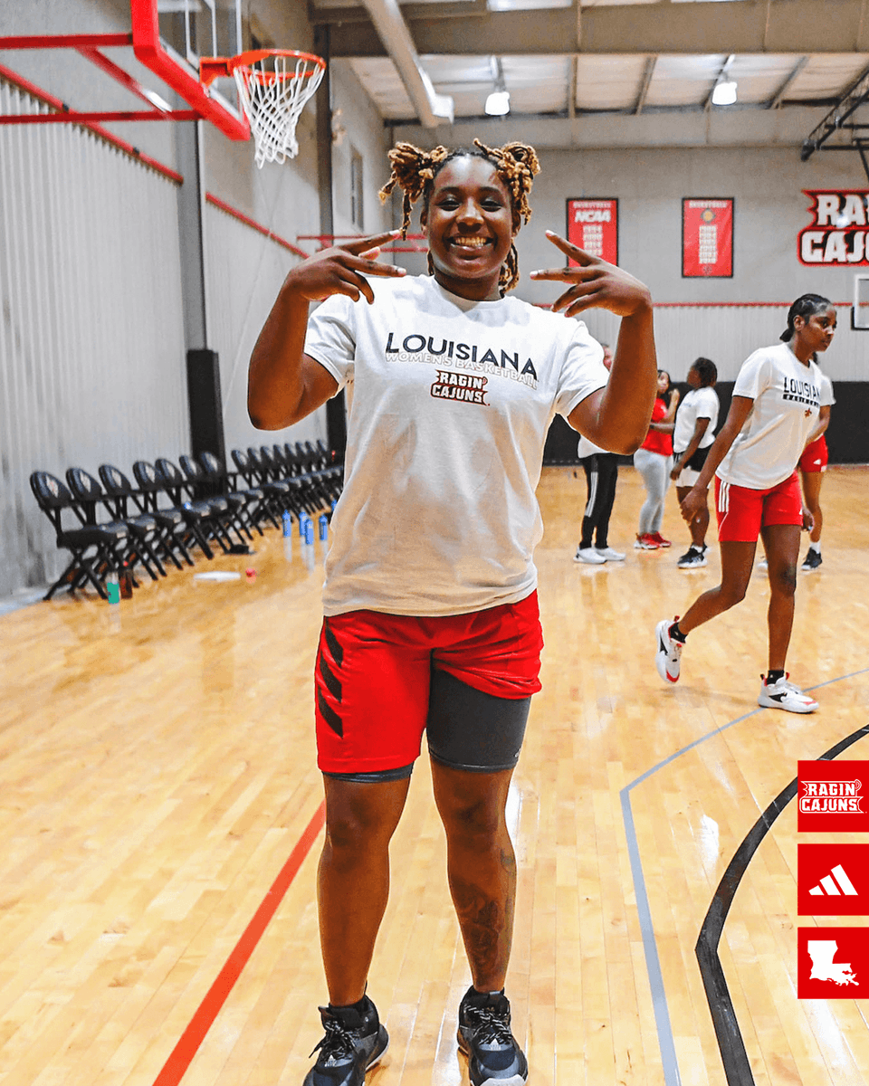 RaginCajunsWBB's tweet photo. Never a dull moment with the squad 😎

#GeauxCajuns https://t.co/izlfCUdKUI