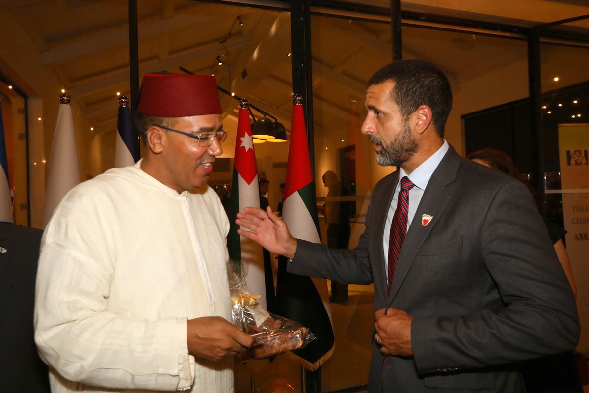 מתרגש לארח במעון שלי, יחד עם מועדון השגרירים של #ישראל, קבלת פנים וטקס הענקת פרסים לרגל חגיגות השנה השלישית להסכמי אברהם. זוהי עדות לרוח המתמשכת של שלום, שיתוף פעולה וידידות באזור.. 🕊️🎉 #הסכמי_אברהם #דיפלומטיה_לשלום #אחדות_דיפלומטית #בחריין