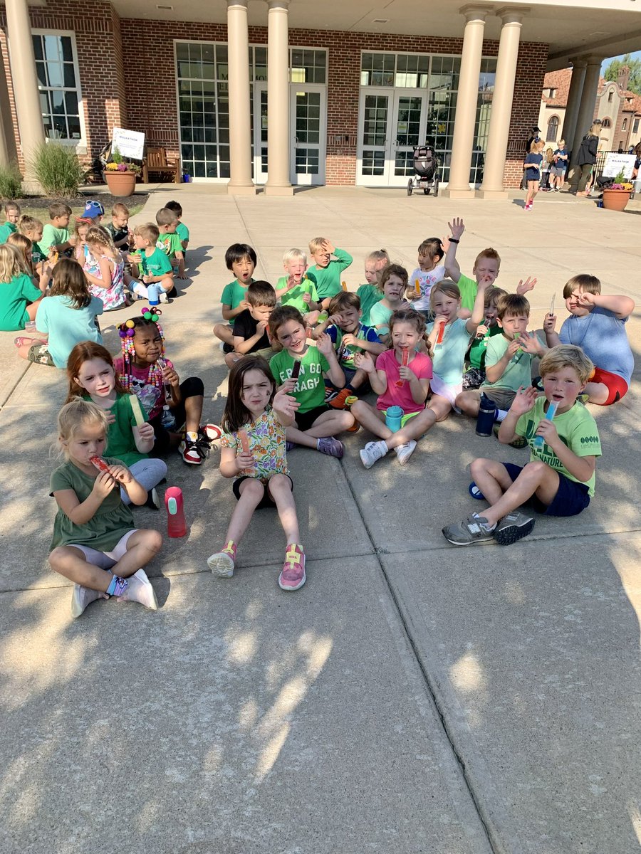 KinderFieldsME's tweet photo. Walk-a-Thon magic! Wish I were there @mariemontelem https://t.co/901sYz358y