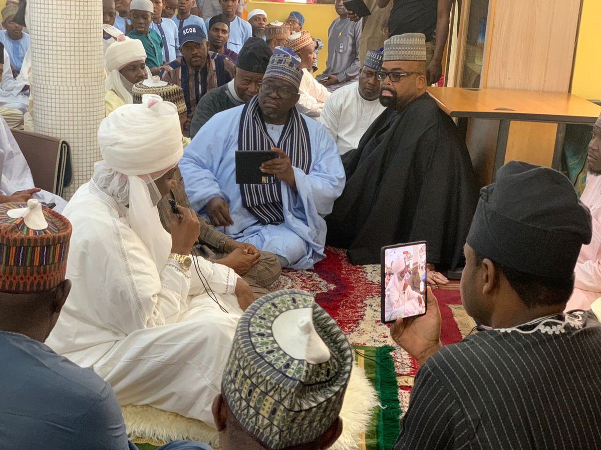 King's College Old Boys <a href="/OlumideAkpata/">Olumide Akpata</a>, Alhaji Jani Ibrahim and HRH Sanusi Lamido Sanusi at the centre for Islamic Studies in Ikoyi for the 2023 Kingsweek Jumat Service #Floreat