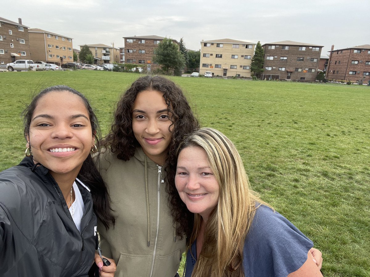 Amy Blaze-Becker tweet media