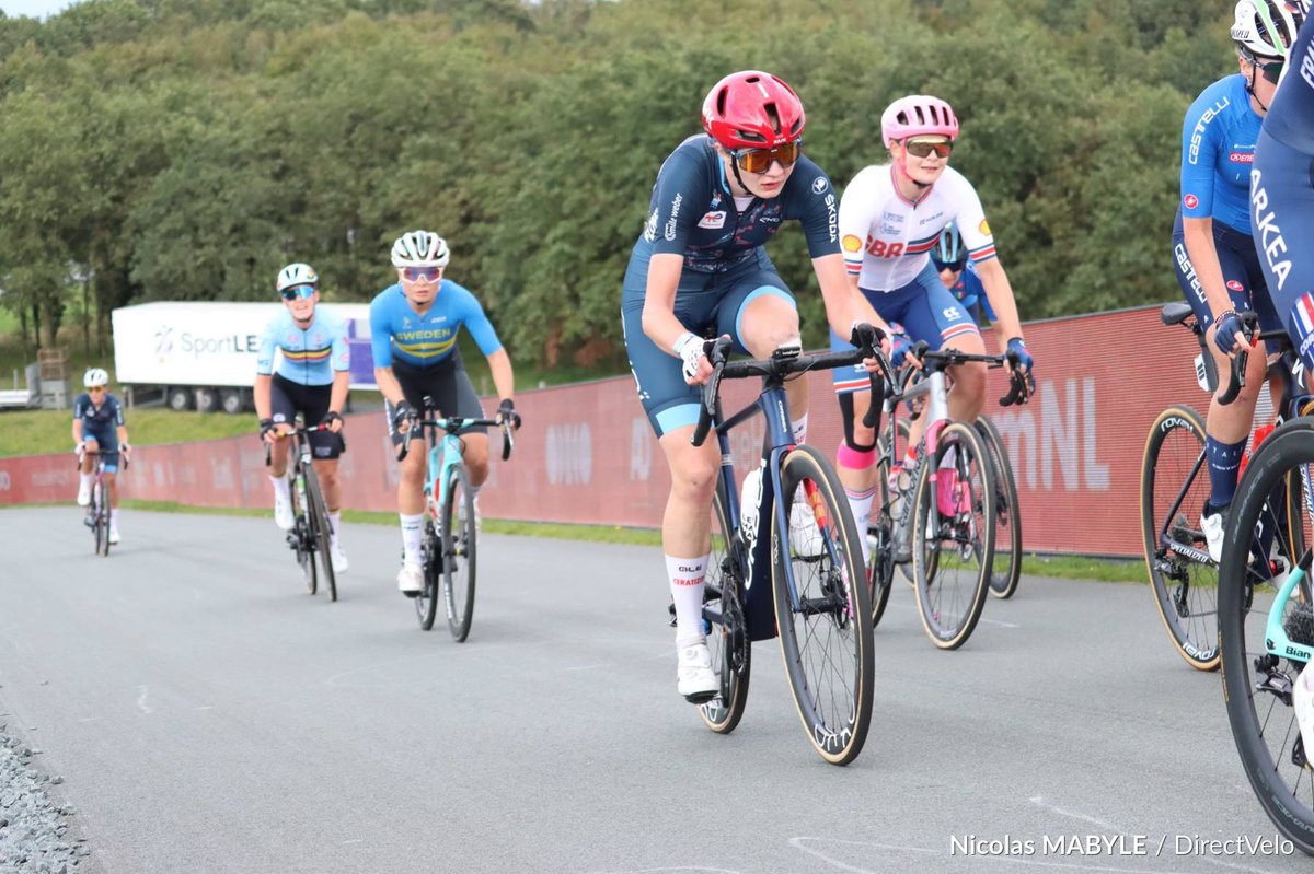 fscl_cycling's tweet photo. #euroroad23 🇪🇺Women U23 Road Race

5. @MarieSchreibe15  +13"
33. @berton_nina +45"
51. Liv Wenzel +4'24"
📸 @directvelo https://t.co/FiTJ1kqOqr